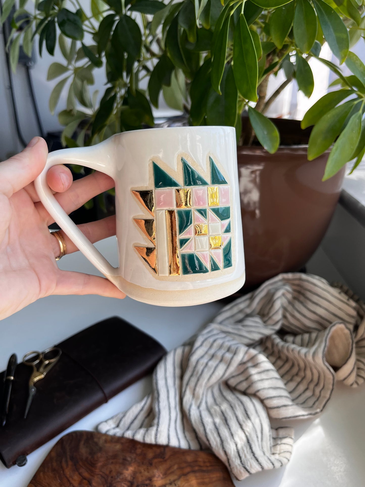 Tall quilt mug *gold accent