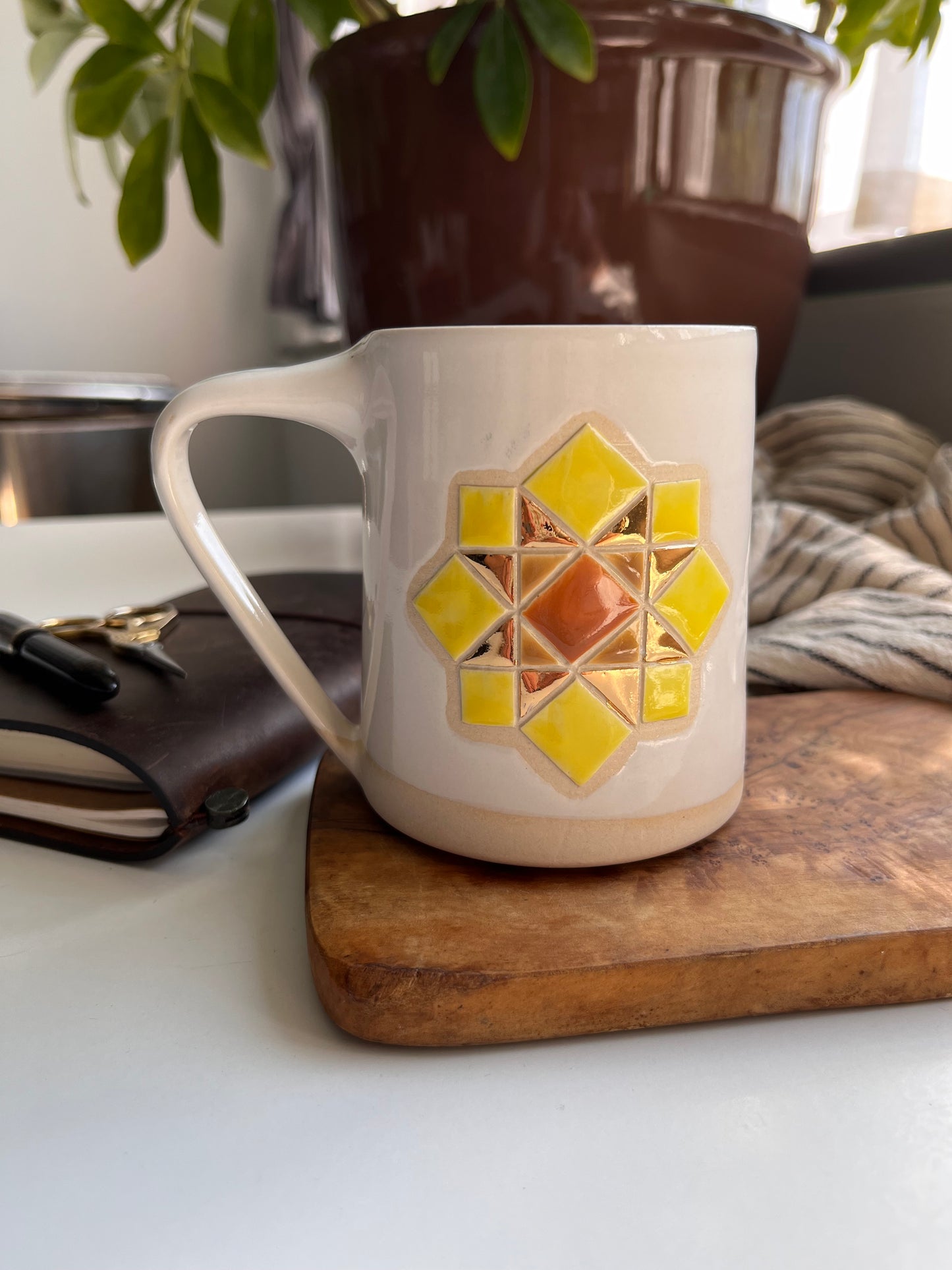 Tall quilt mug *gold accent