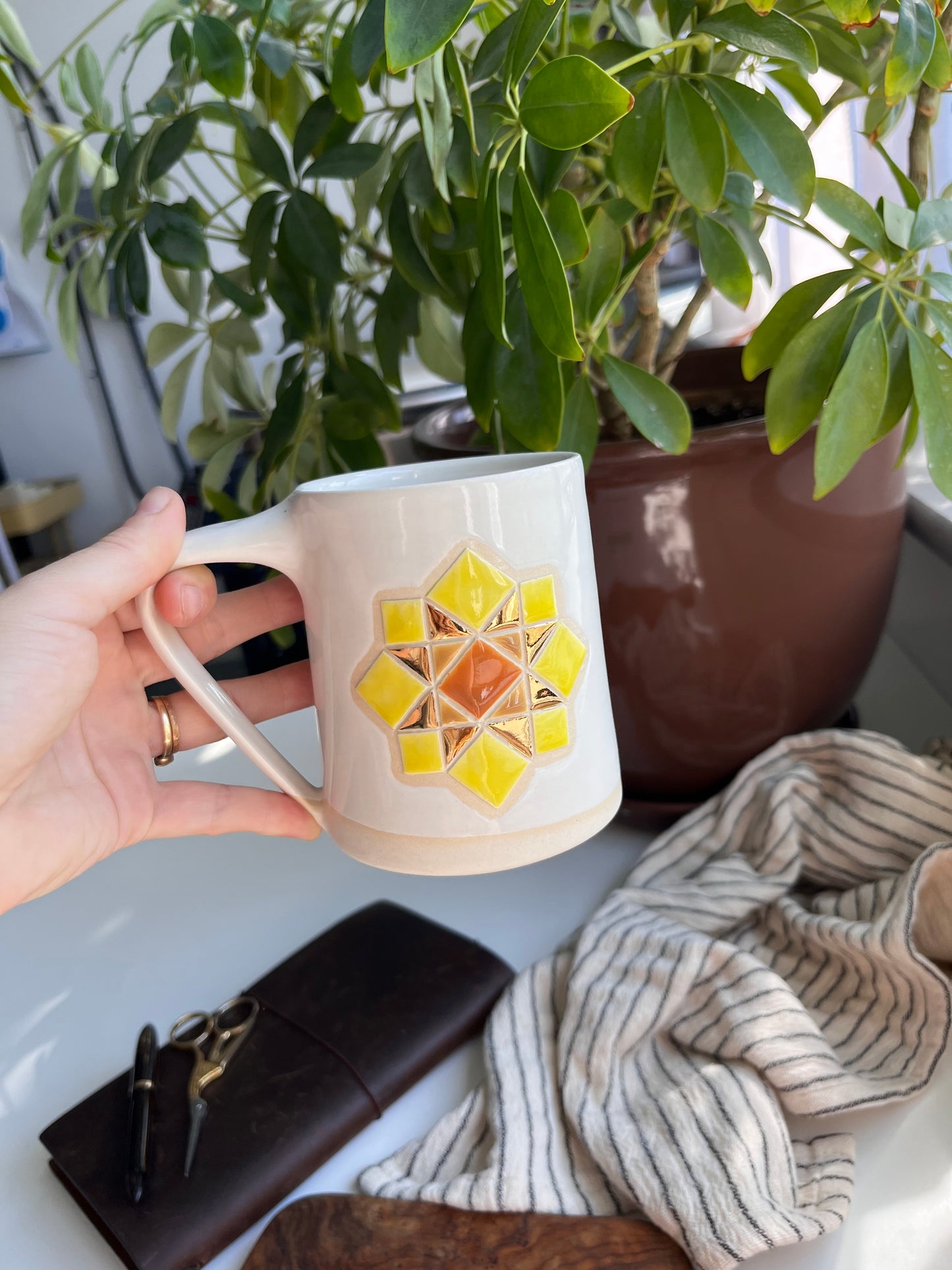 Tall quilt mug *gold accent